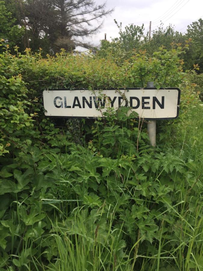 Welsh Country Cottage In Beautiful Village Llandudno Junction Ngoại thất bức ảnh