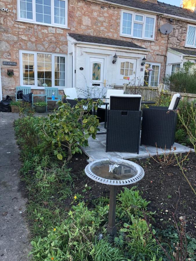 Welsh Country Cottage In Beautiful Village Llandudno Junction Ngoại thất bức ảnh