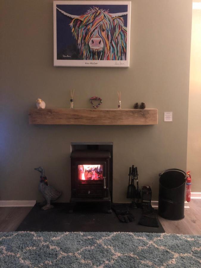 Welsh Country Cottage In Beautiful Village Llandudno Junction Ngoại thất bức ảnh